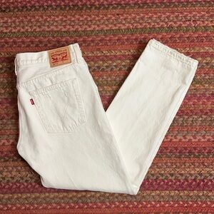 501 CT LEVIS BUTTON FLY WHITE DISTRESSED BOYFRIEND JEANS